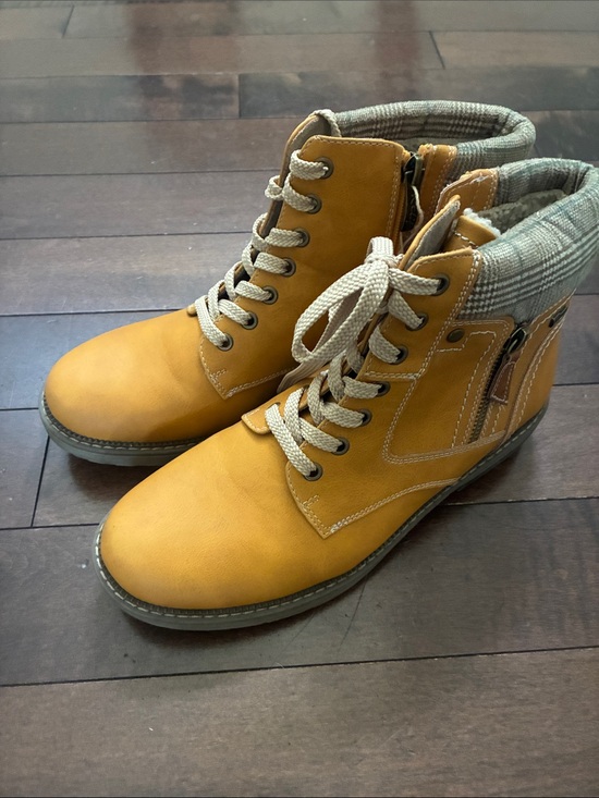 Relife Shoes - Women’s Leather Ankle Booties - Mustard Yellow Lace-Up Comfort Boots.